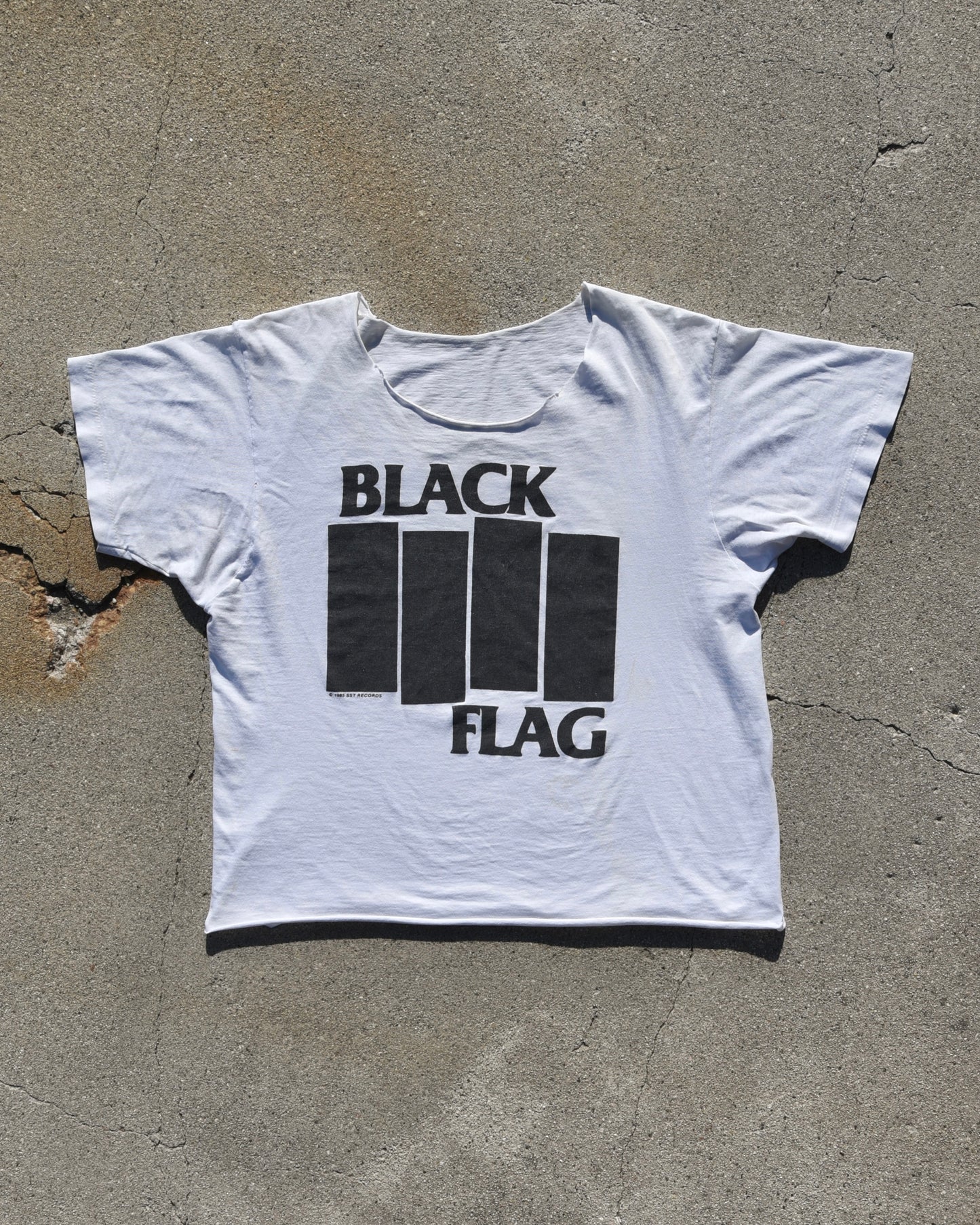 1985 Black Flag Tshirt Mens Medium - Cropped