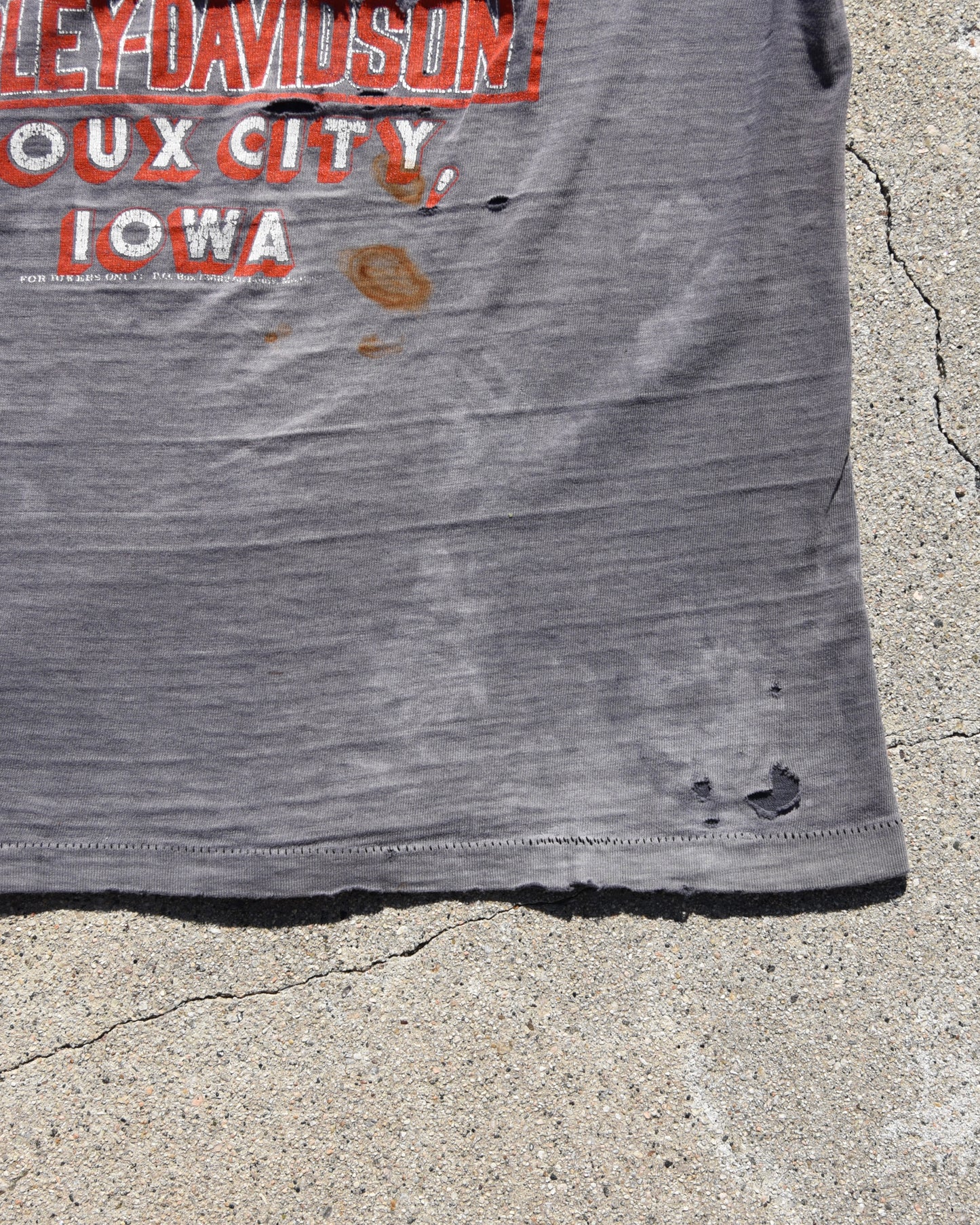 1980s Thrashed and Sun Faded Harley Rider Tshirt