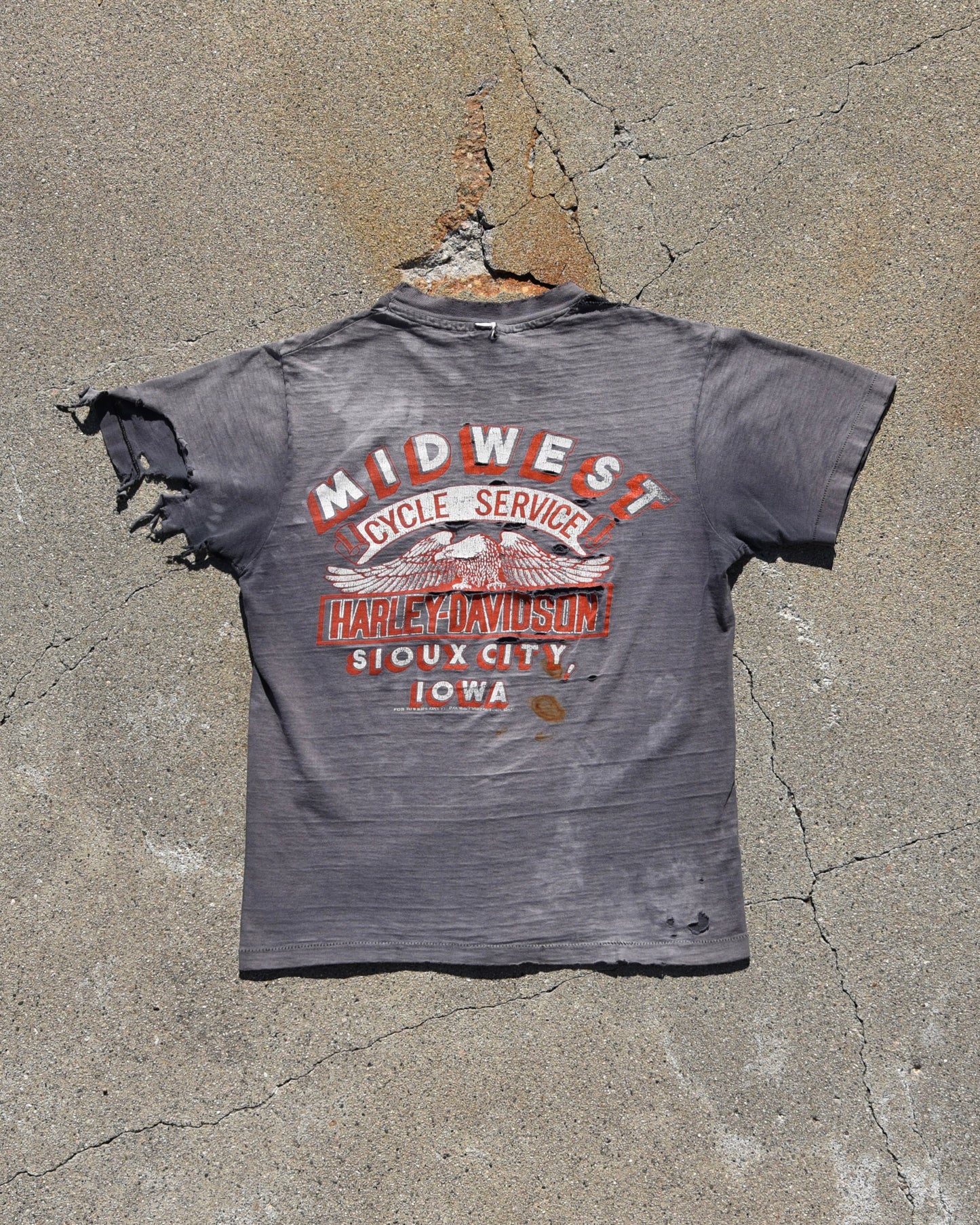 1980s Thrashed and Sun Faded Harley Rider Tshirt