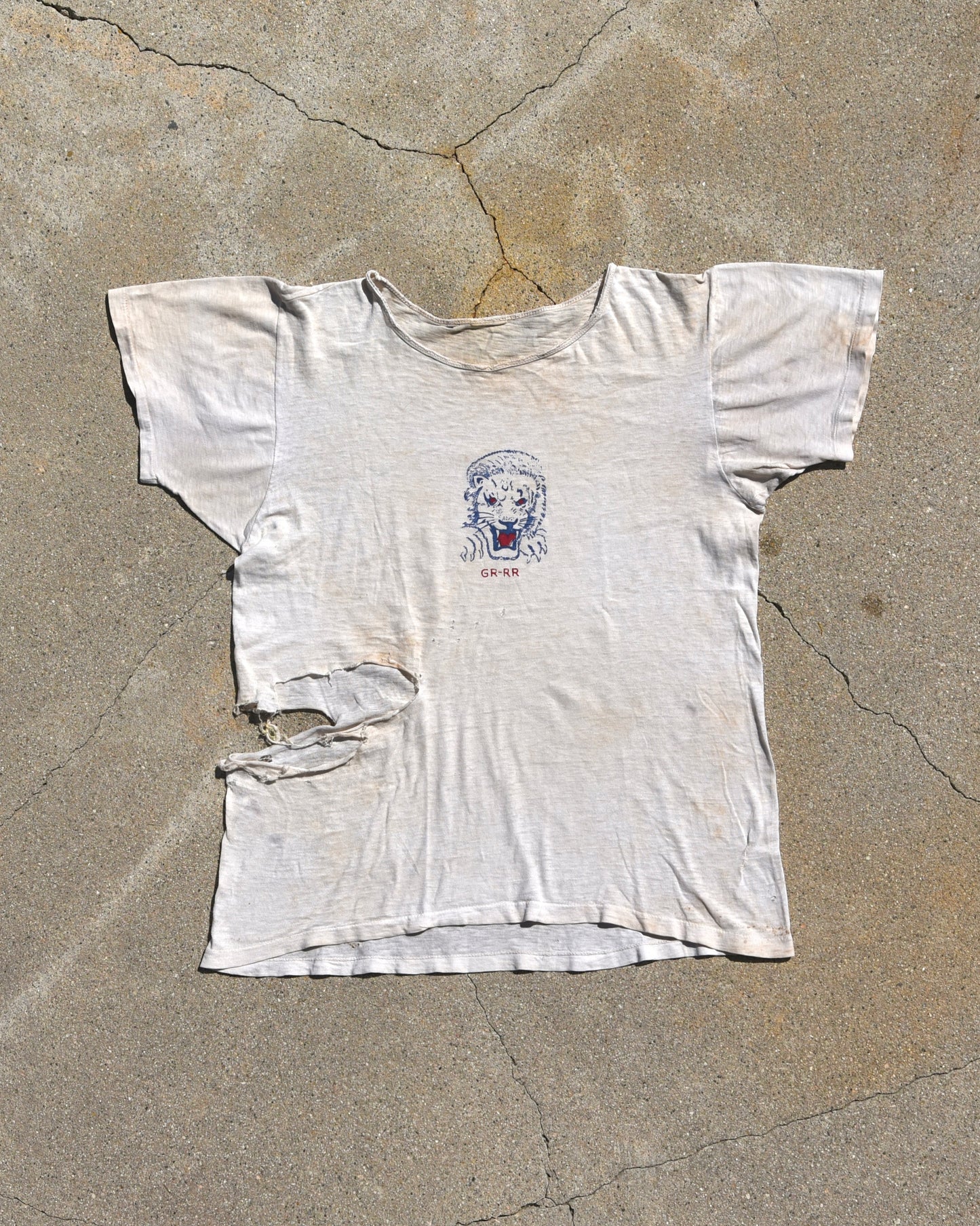 1950s Thrashed Lion Grrr Tshirt