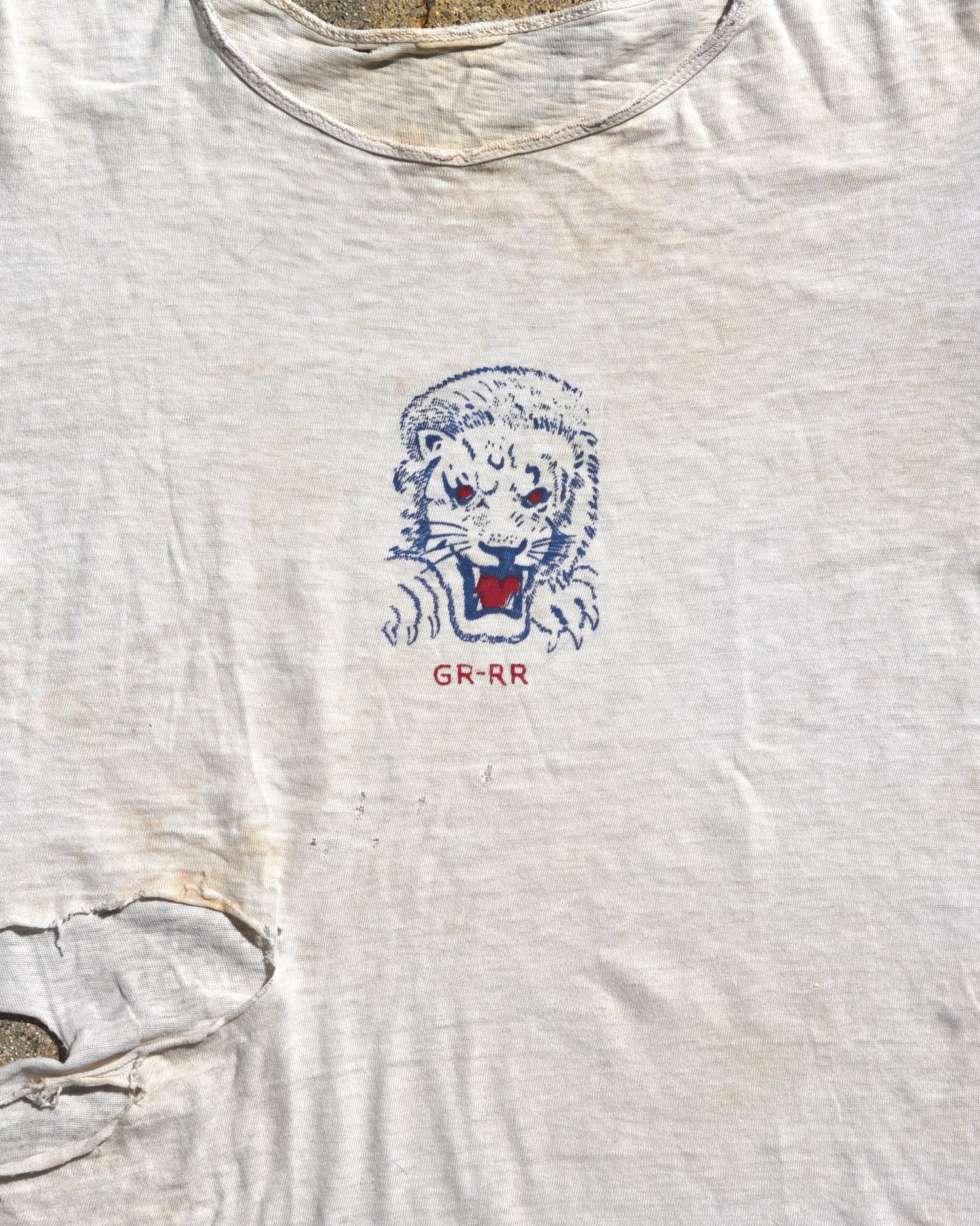 1950s Thrashed Lion Grrr Tshirt