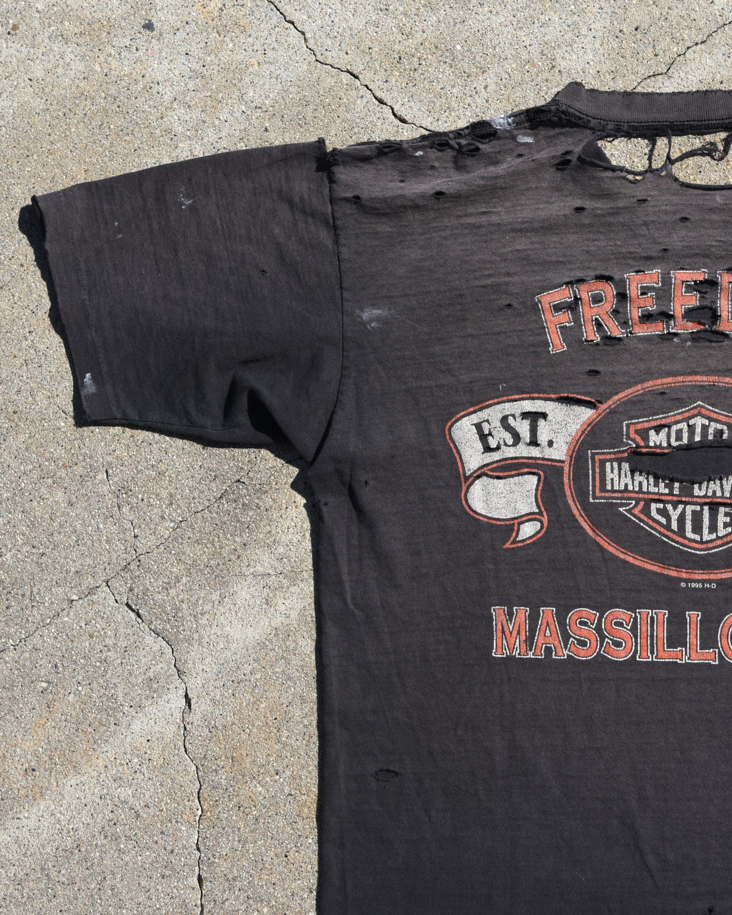 1990s Thrashed and Faded Harley Davidson Tshirt
