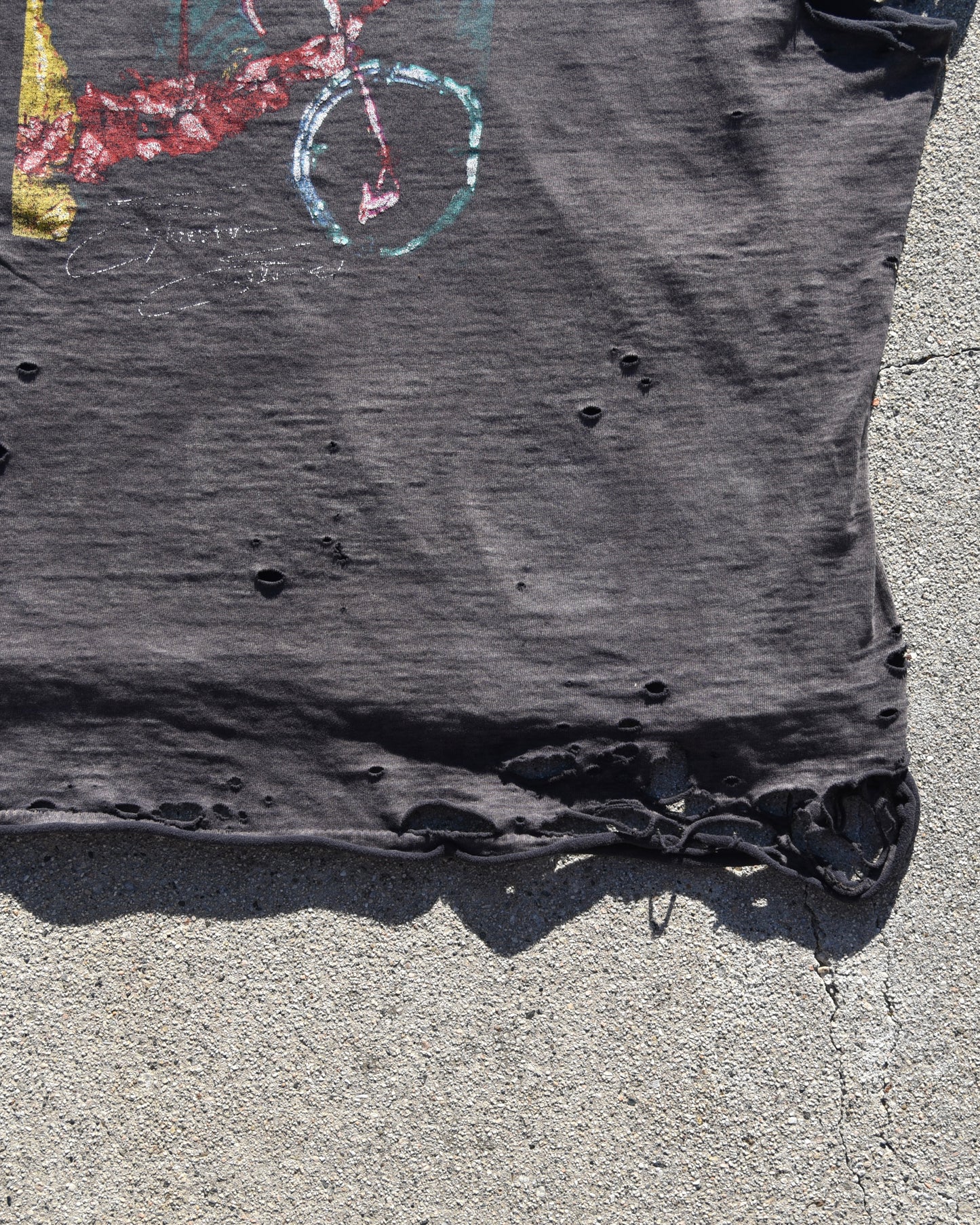 1980s Thrashed and Faded Planet Hollywood Tshirt