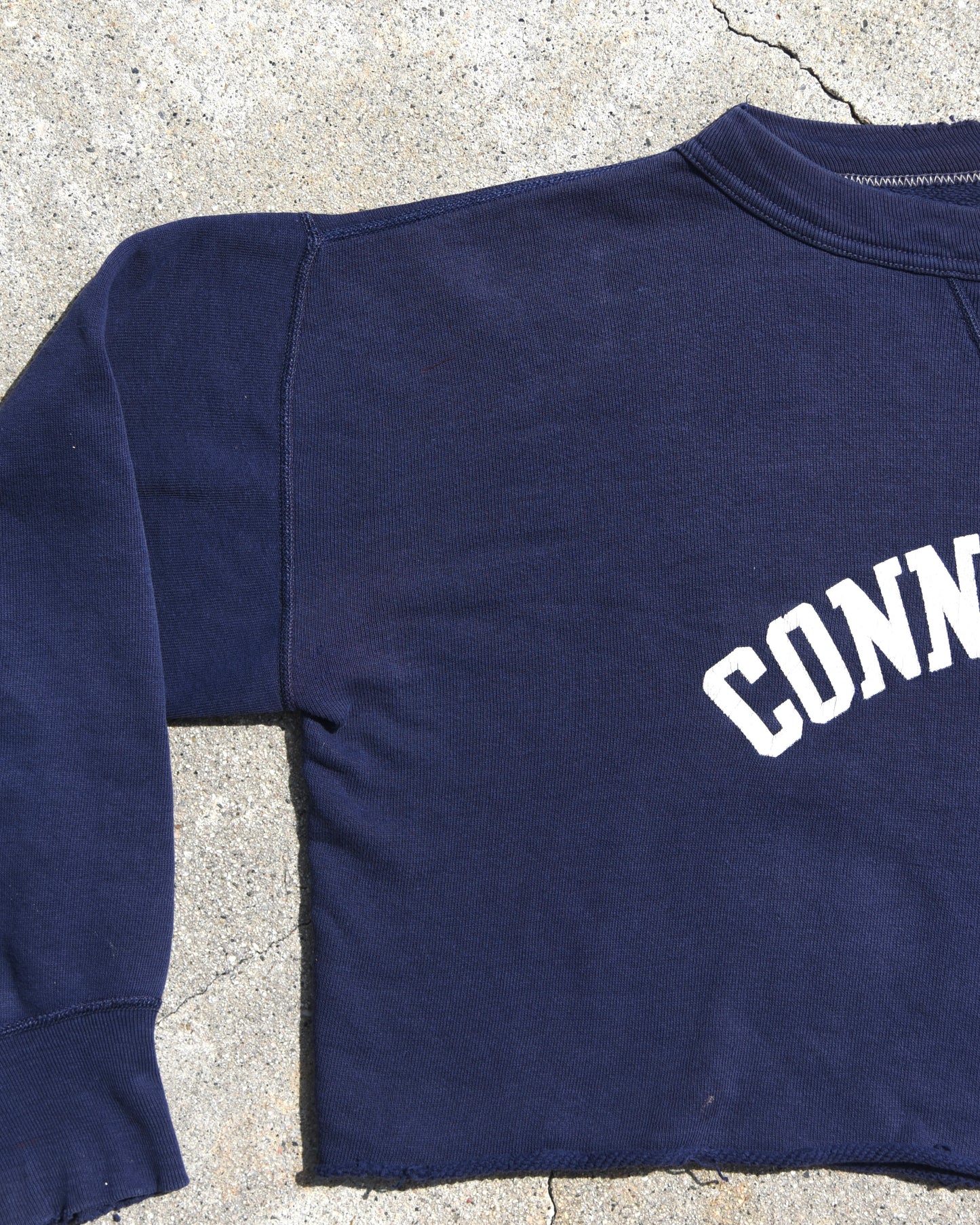 1960s Connecticut Single V Cropped Sweatshirt