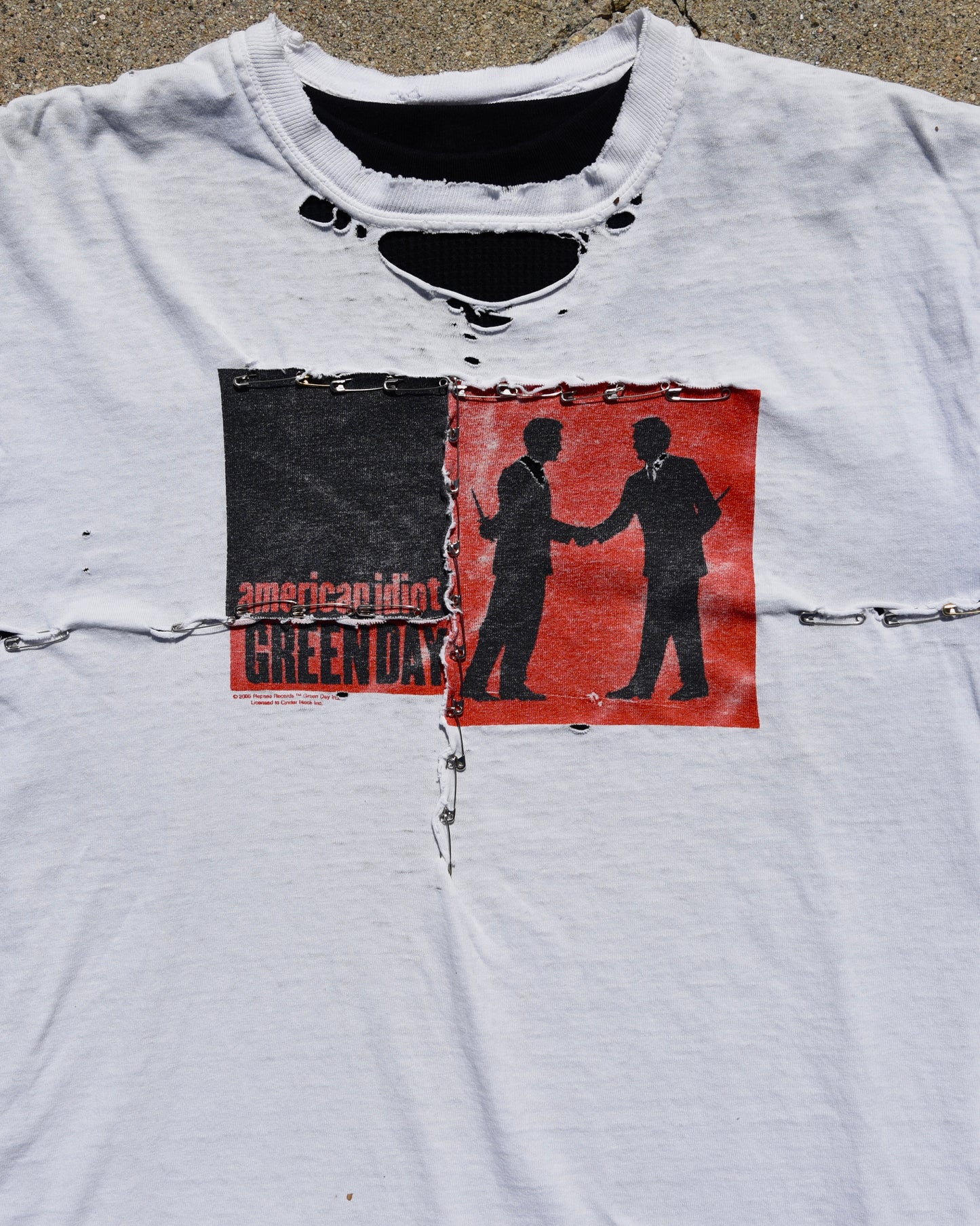 2005 Thrashed Green Day American Idiot Tshirt
