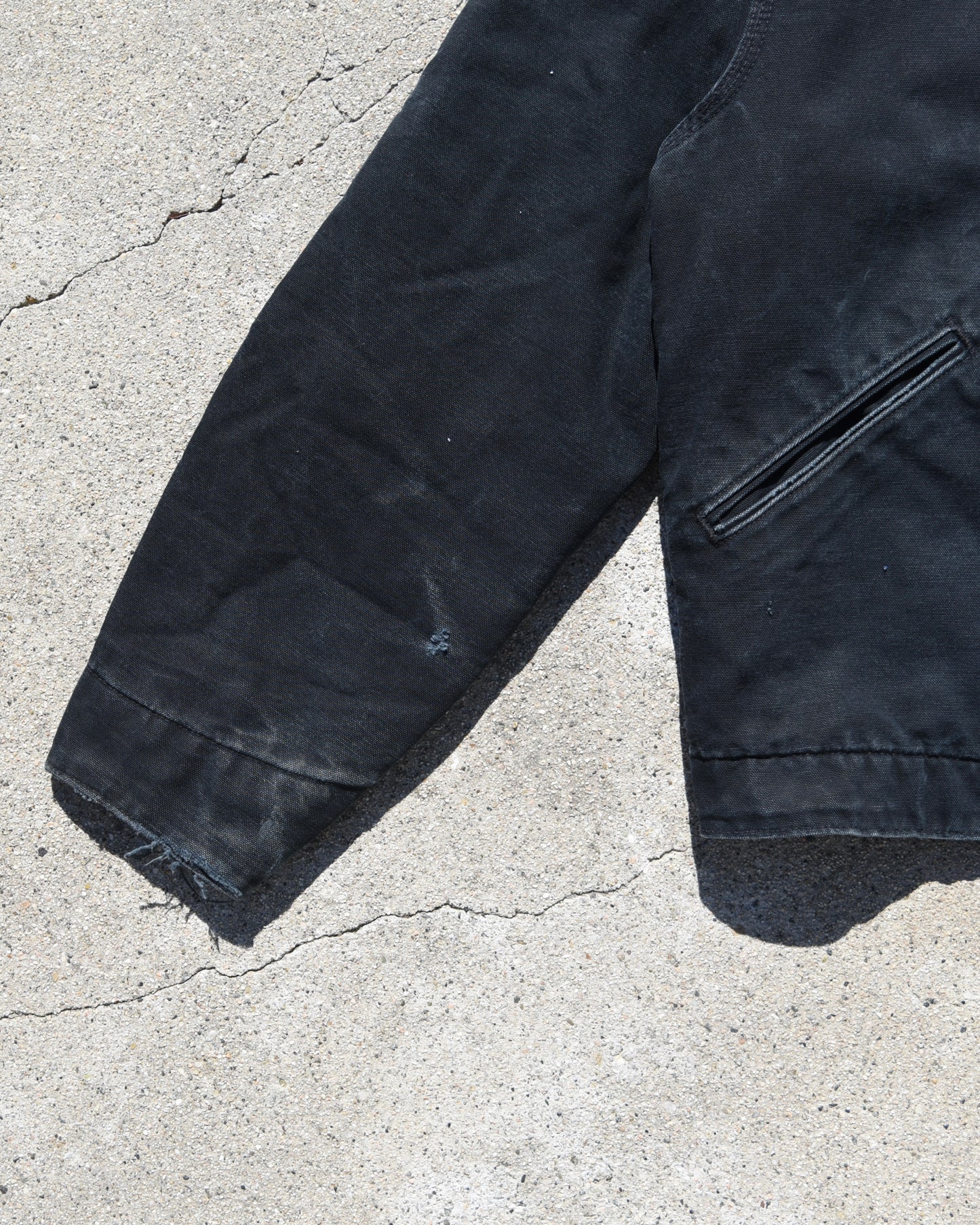 Carhartt J001 BLK Detroit Jacket - Medium