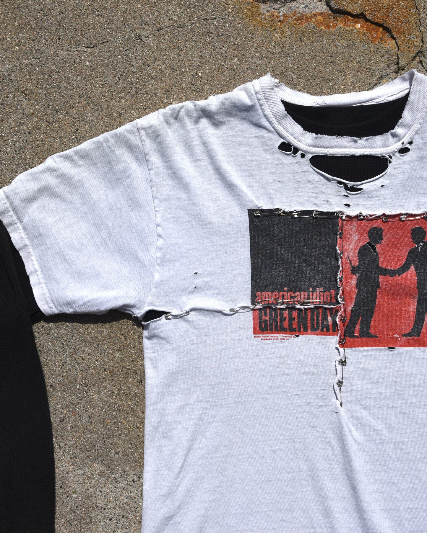 2005 Thrashed Green Day American Idiot Tshirt