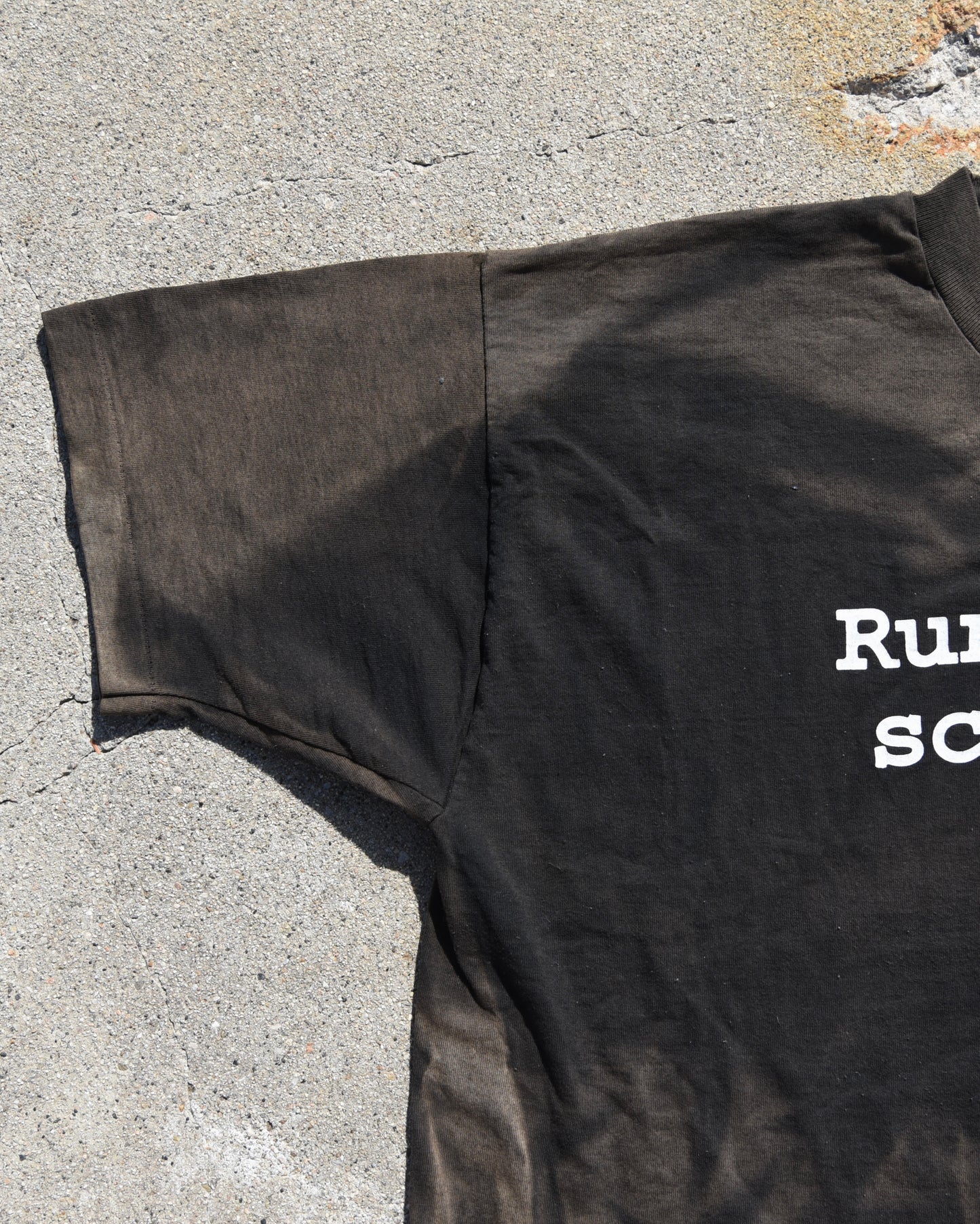 1990s Sun Faded Runs With Scissors Tshirt